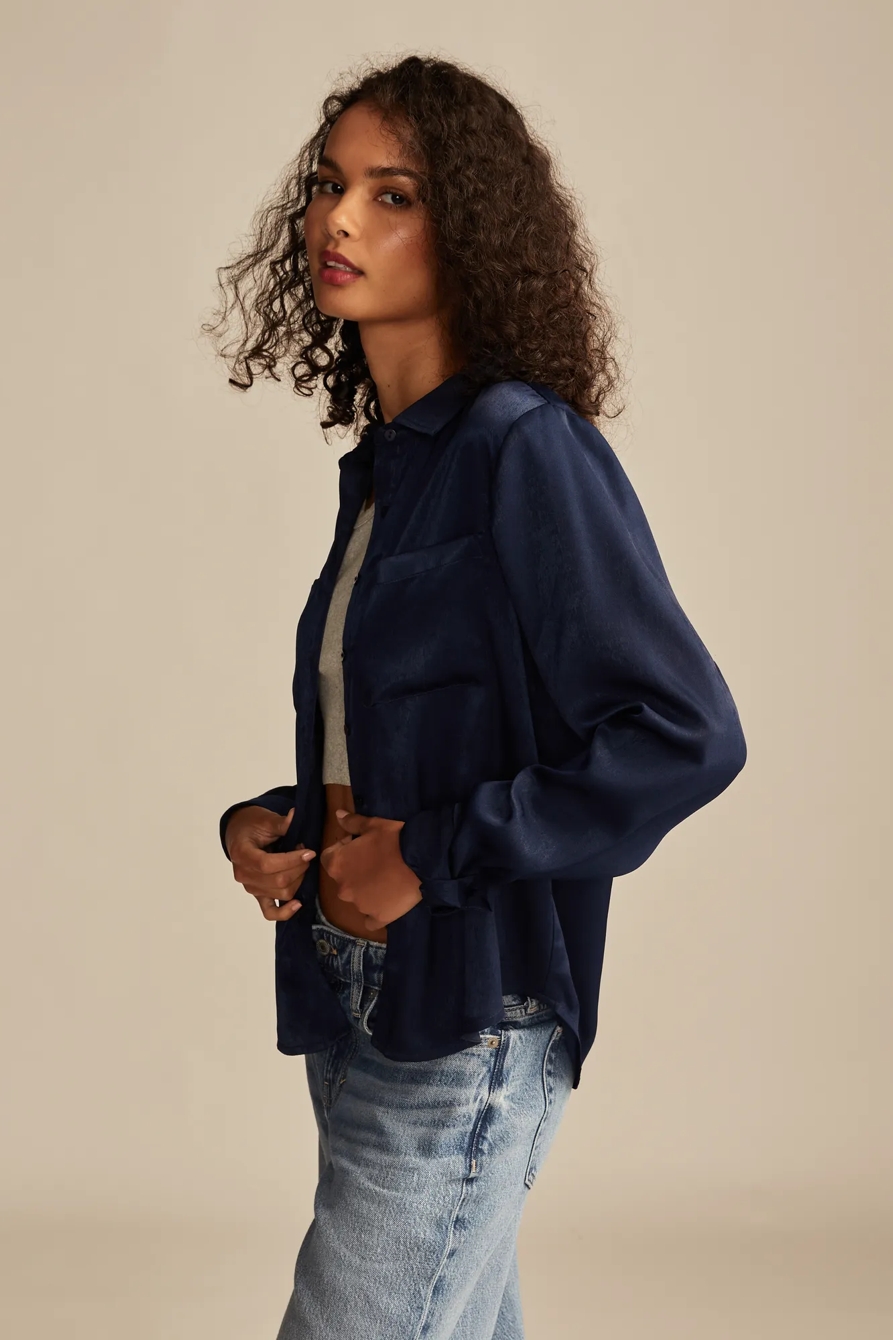 HAMMERED SATIN BUTTON DOWN SHIRT, image 4