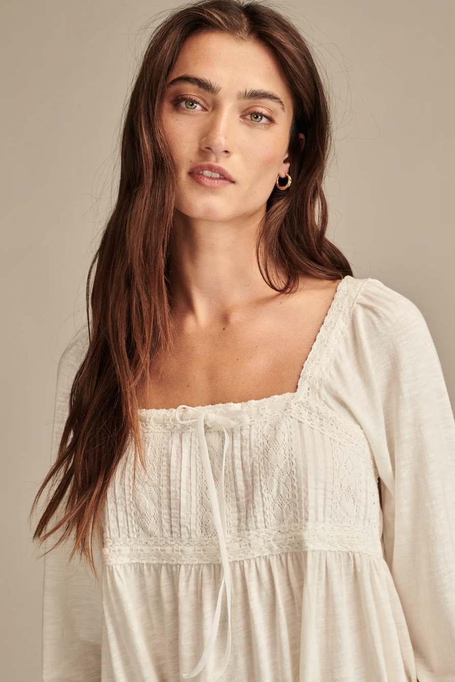 LACE PANELED TUNIC TEE, image 2