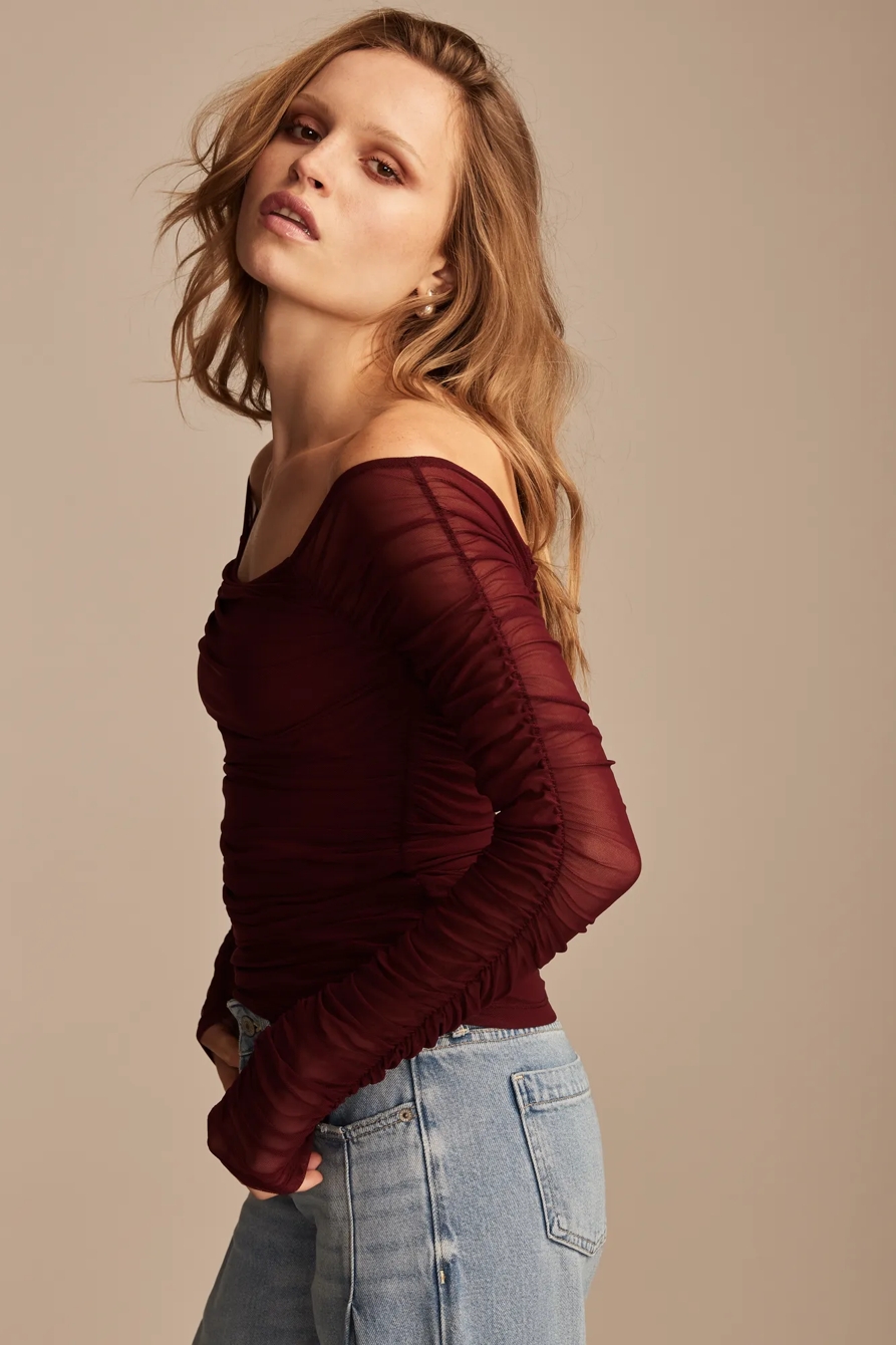 OFF THE SHOULDER RUCHED TOP, image 4