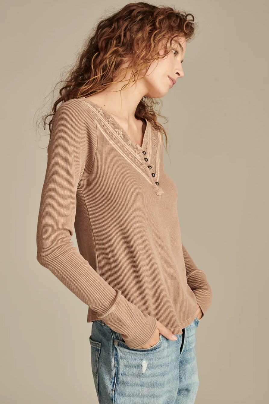 EMBROIDERED MESH YOKE HENLEY, image 3