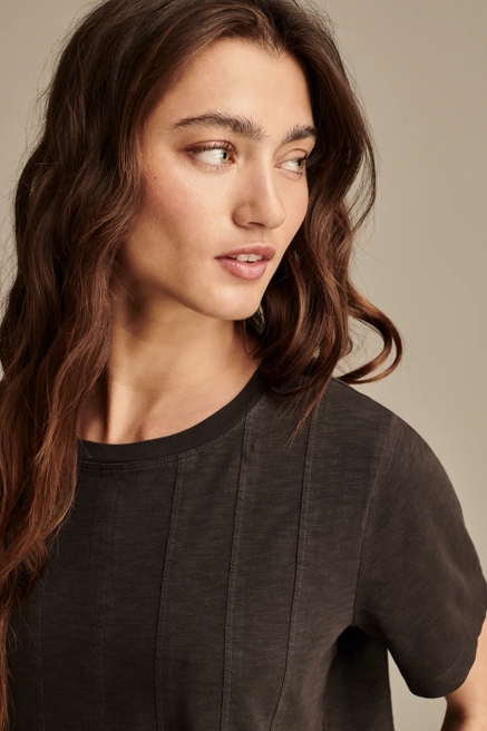 EASY FIT PLEATED TEE, image 2