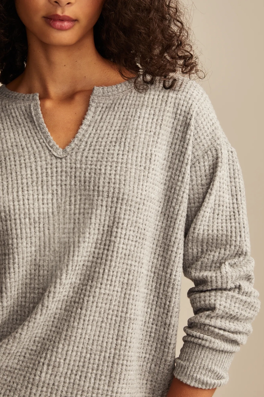 CLOUD NOTCH NECK TOP, image 2
