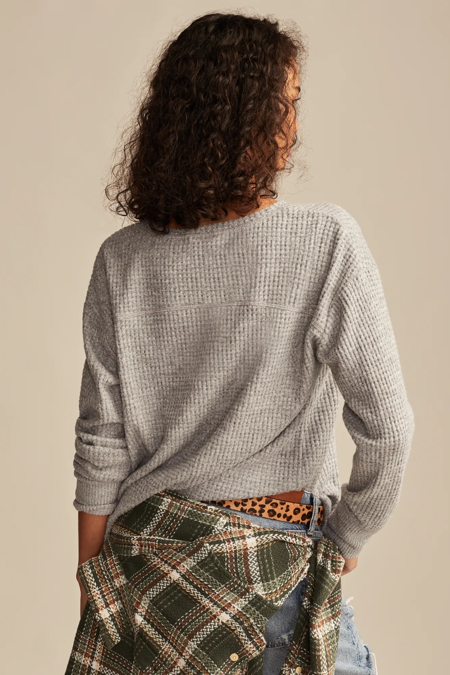CLOUD NOTCH NECK TOP, image 3