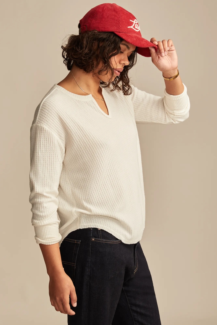 CLOUD NOTCH NECK TOP, image 3