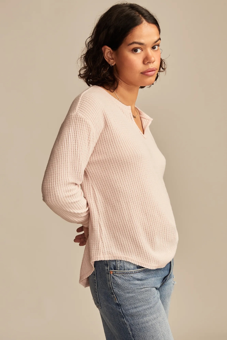 CLOUD NOTCH NECK TOP, image 4
