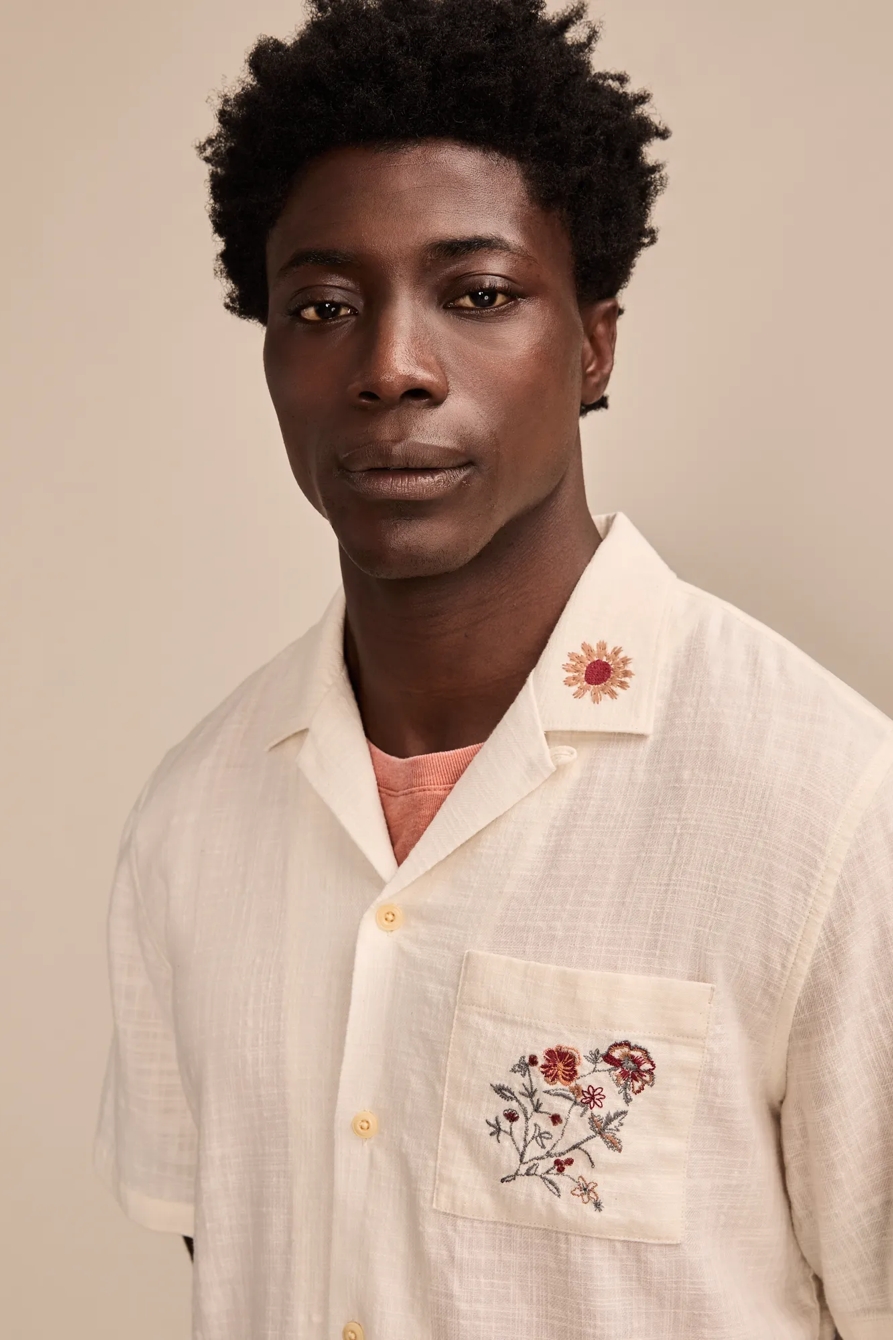 EMBROIDERED SHORT SLEEVE CAMP COLLAR SHIRT, image 2