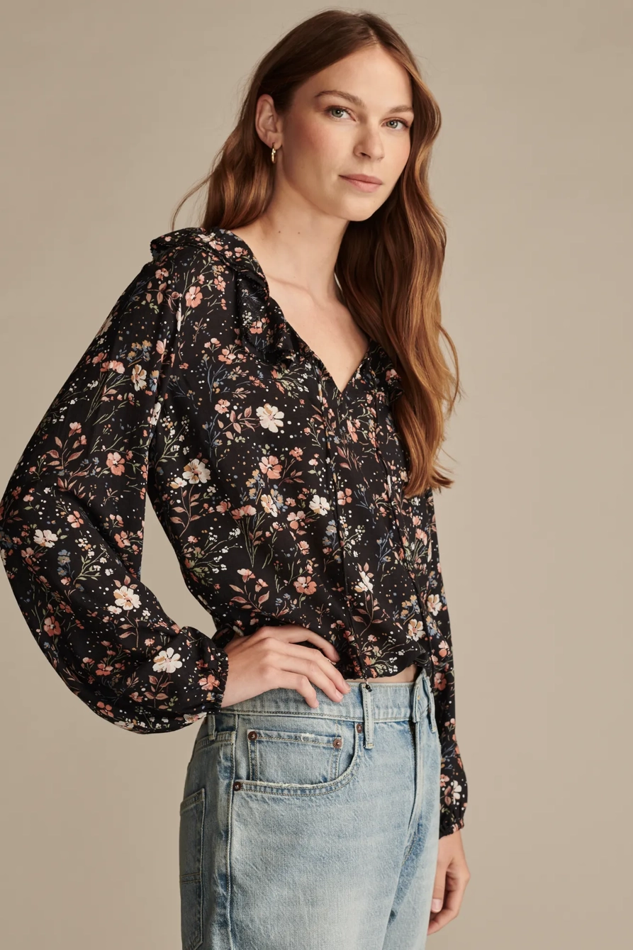 RUFFLE COLLARED BLOUSE