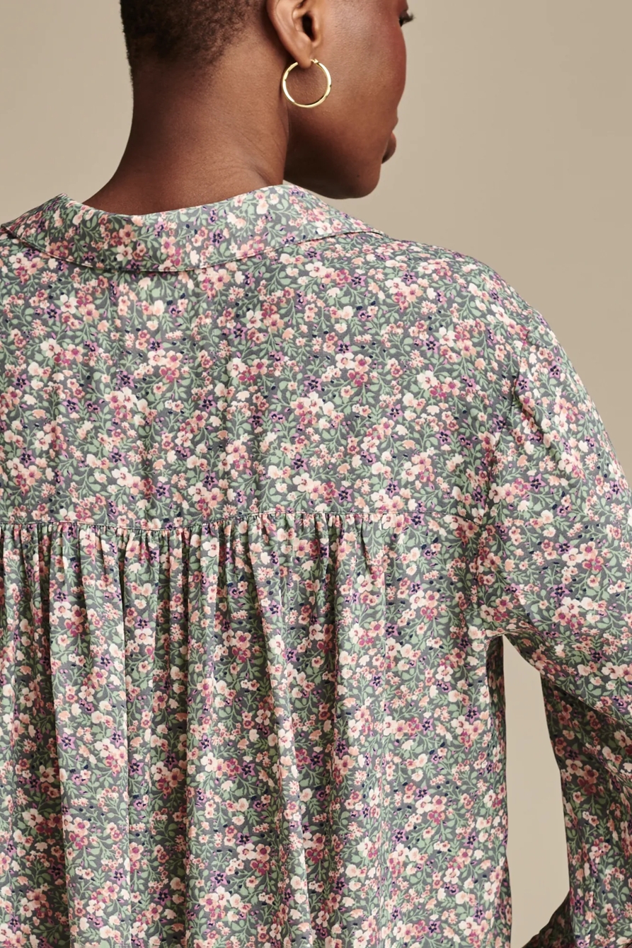 PRINTED PLEATED BACK BUTTON DOWN, image 3
