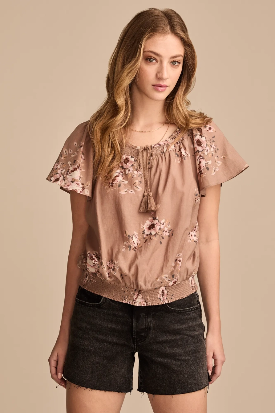 FLUTTER SLEEVE TOP