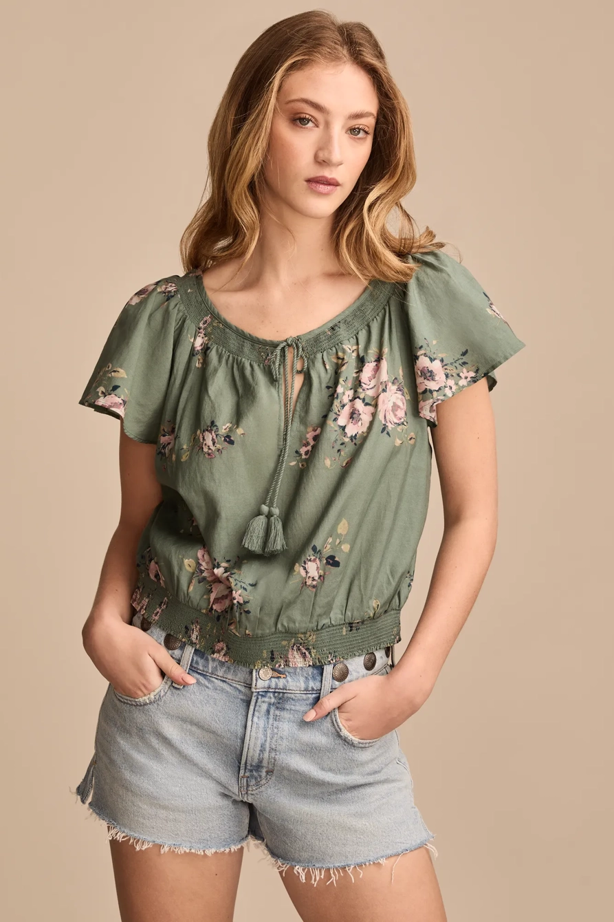 FLUTTER SLEEVE TOP
