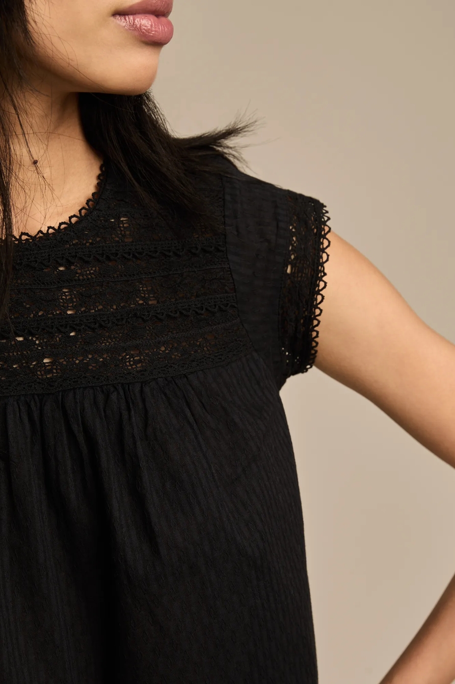 LACE NECK PINTUCK SHELL TOP, image 3