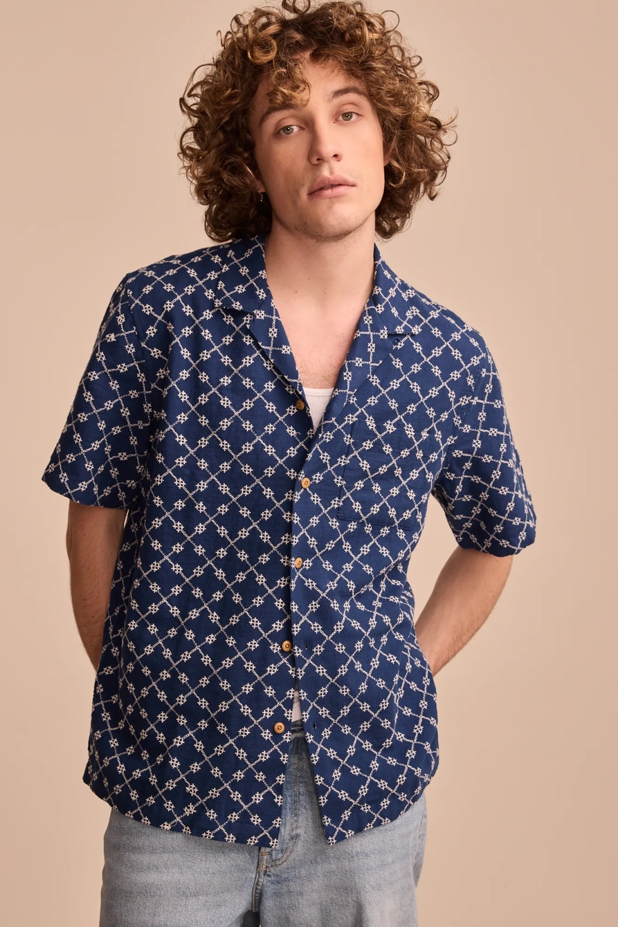 SHORT SLEEVE EYELET CAMP COLLAR SHIRT, image 3