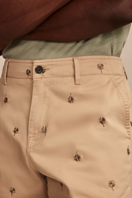 9" EMBROIDERED STRETCH TWILL SHORT, image 3