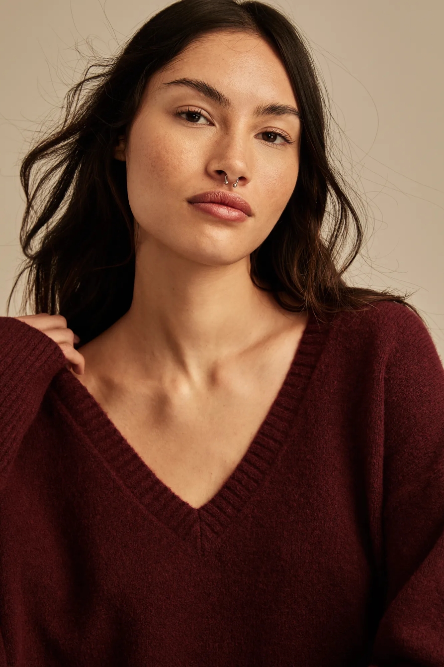 CLOUDSOFT V NECK SWEATER, image 2