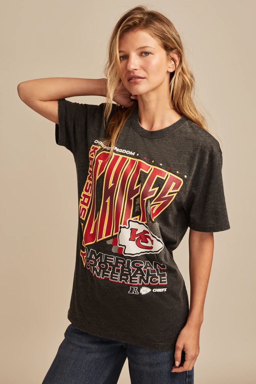 KANSAS CITY CHIEFS GRAPHIC TEE, image 1