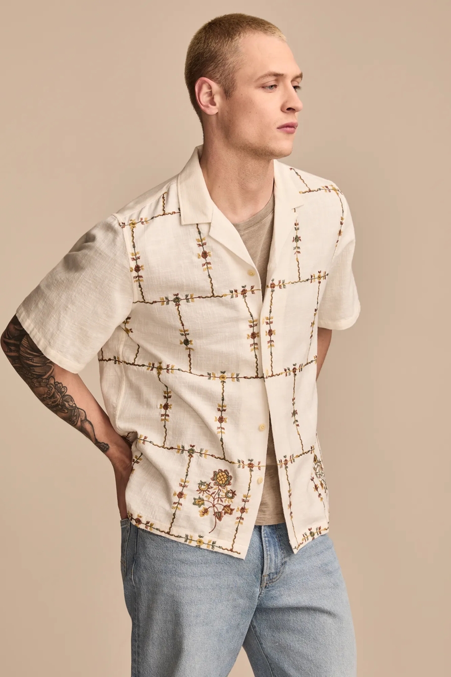 FLORAL EMBROIDERED SHORT SLEEVE CAMP COLLAR SHIRT, image 4