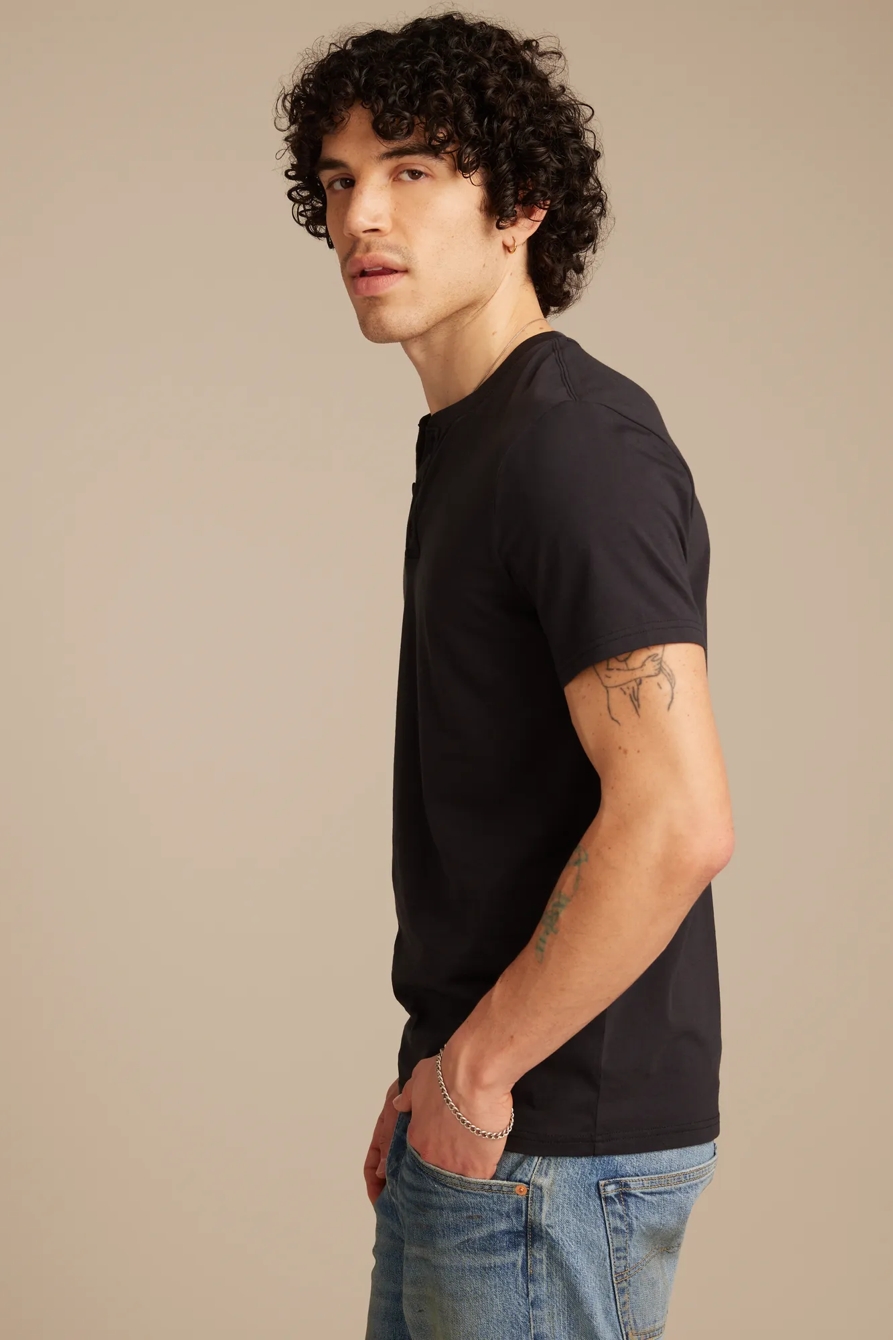 SUPIMA SHORT SLEEVE HENLEY | Lucky Brand