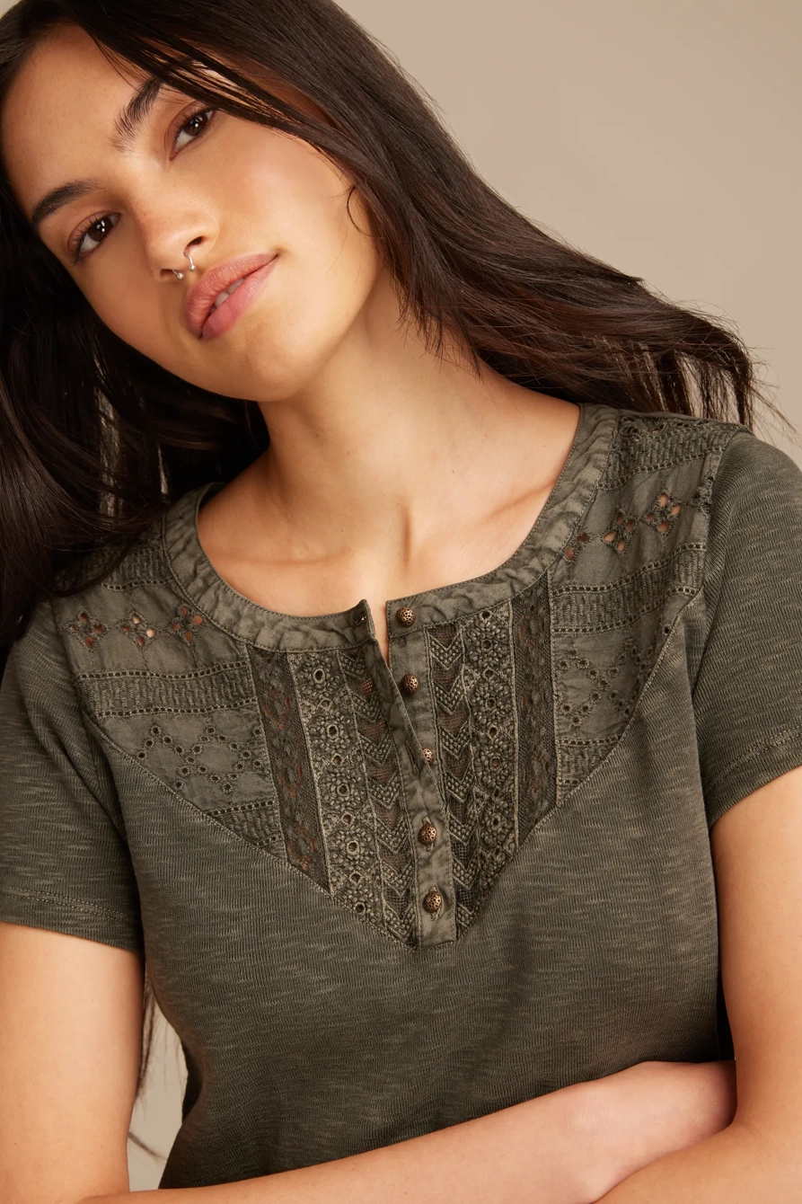 CUTWORK HENLEY TEE