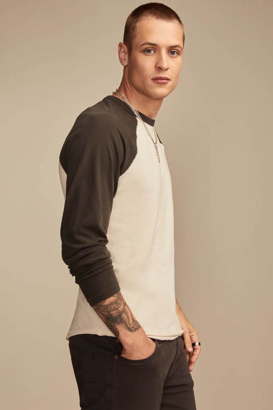 WASHED COTTON RAGLAN BASEBALL TEE, image 3