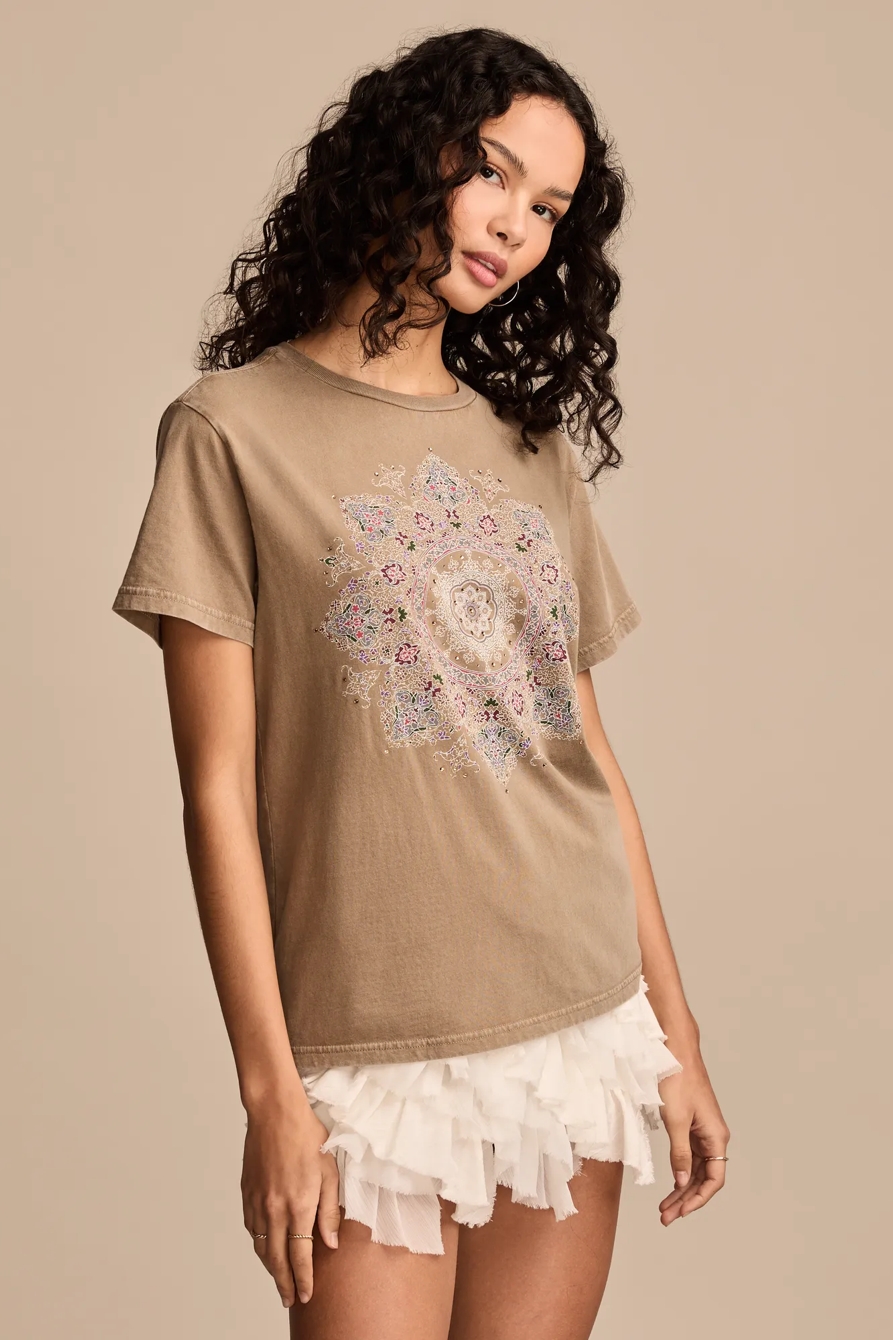 EMBELLISHED MEDALLION BOYFRIEND TEE, image 4