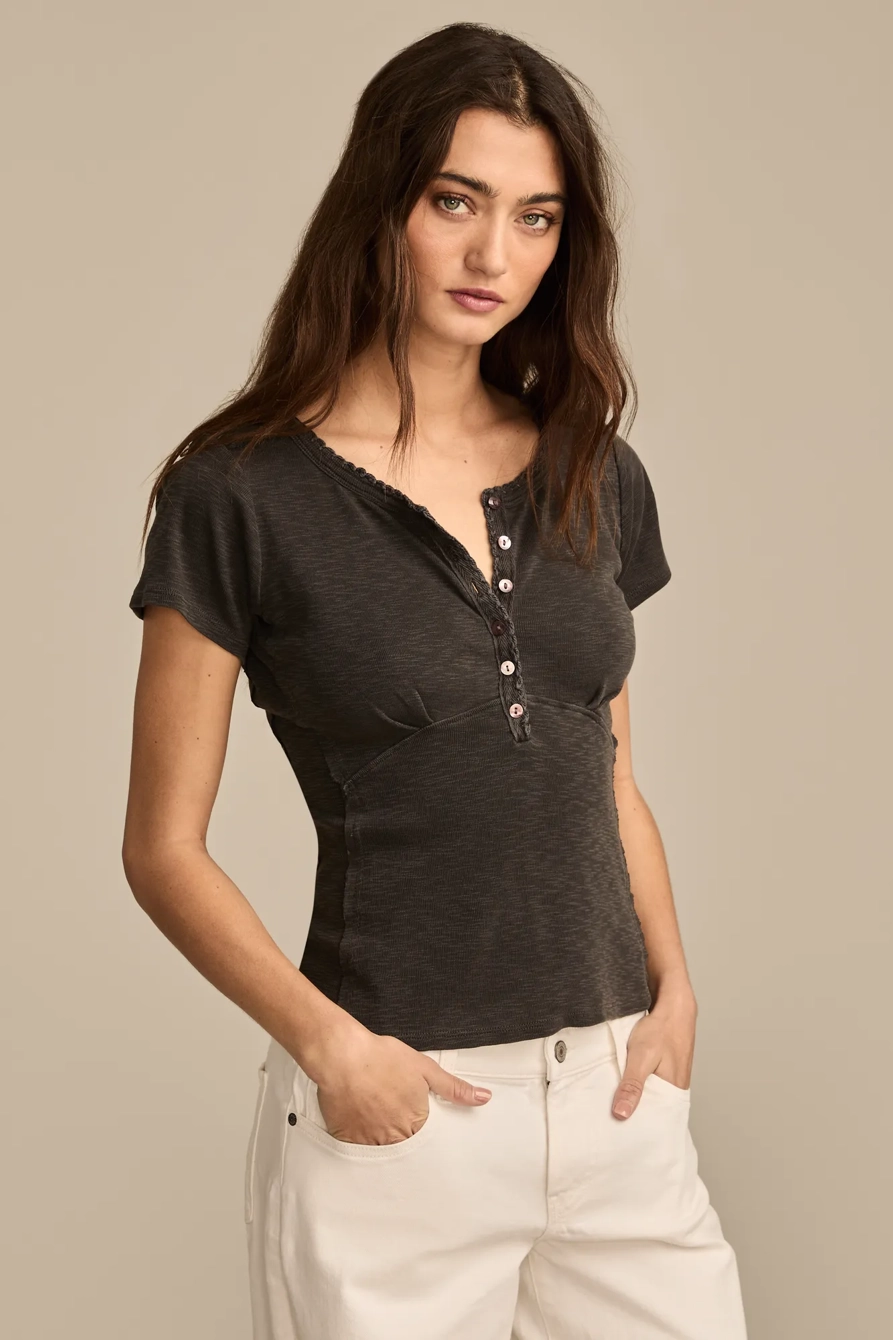 CROCHET TRIM SHORT SLEEVE HENLEY