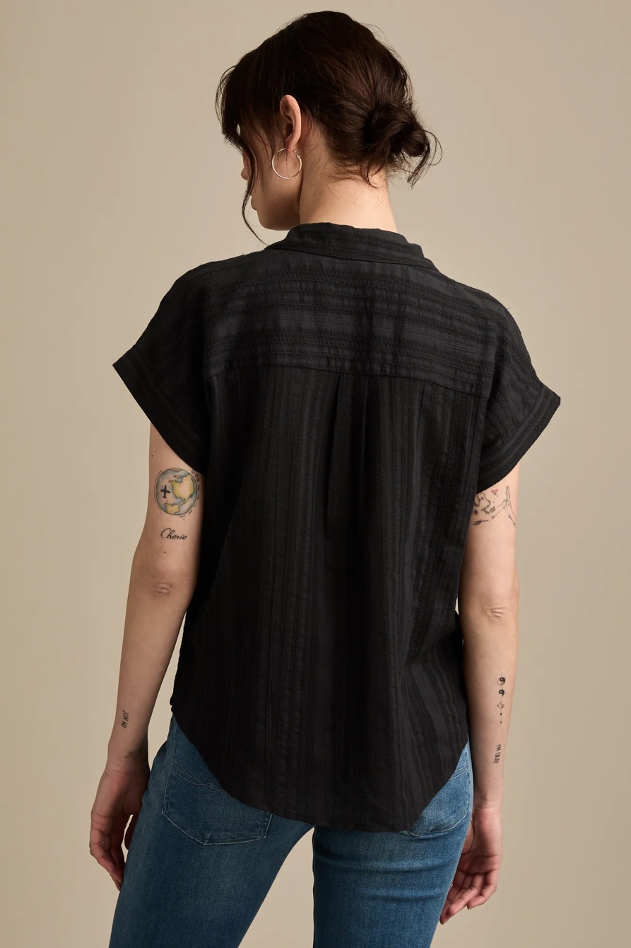 TEXTURED BUTTON-DOWN SHORT SLEEVE SHIRT, image 3