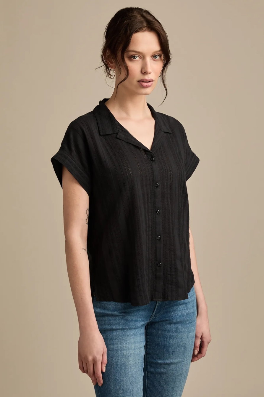 TEXTURED BUTTON-DOWN SHORT SLEEVE SHIRT, image 4