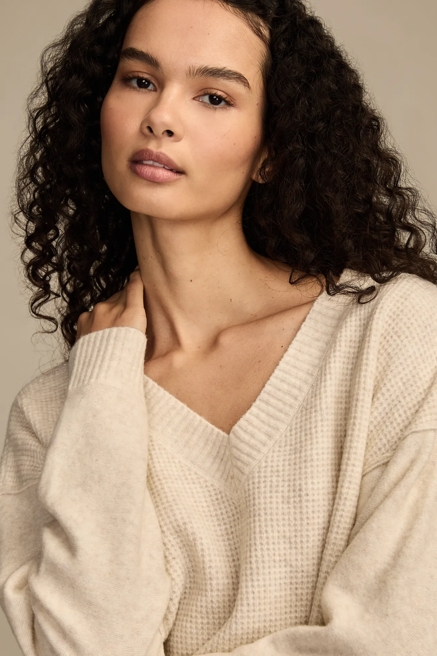 WAFFLE V NECK SWEATER, image 2