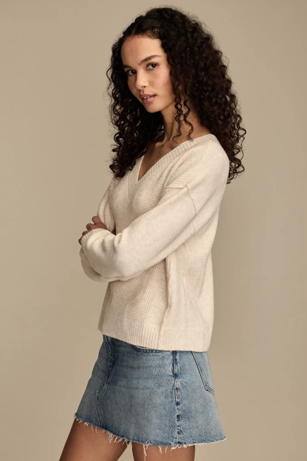 WAFFLE V NECK SWEATER, image 4