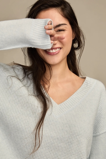 WAFFLE V NECK SWEATER, image 2