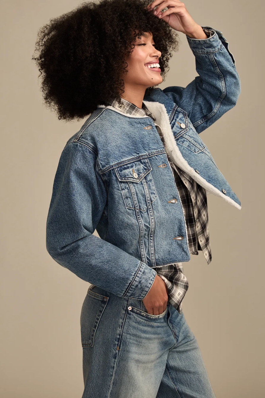 FAUX SHEARLING COLLARLESS CROPPED TRUCKER, image 4