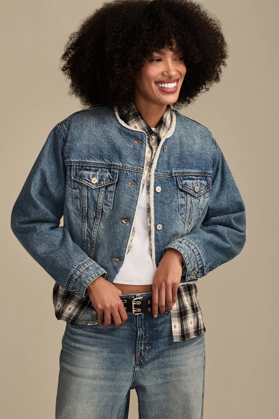 FAUX SHEARLING COLLARLESS CROPPED TRUCKER, image 5