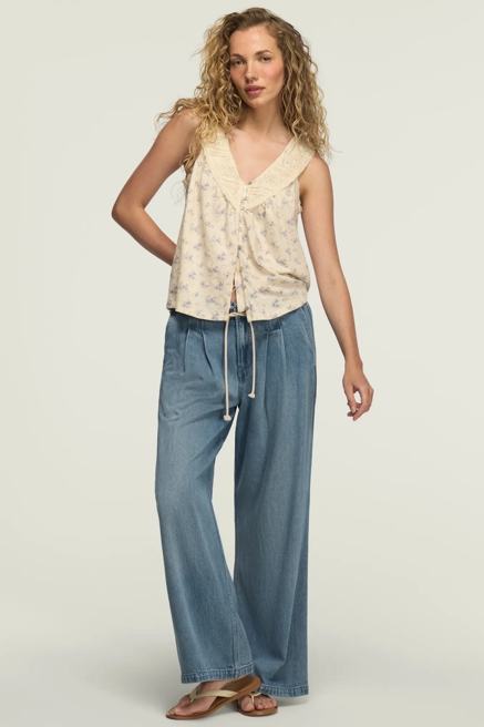 LACE YOKE V NECK TOP, image 2