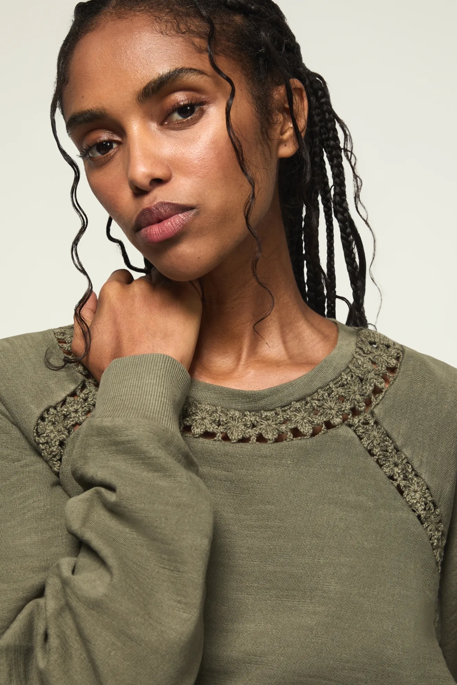 LACE TRIMMED FLEECE CREW, image 2