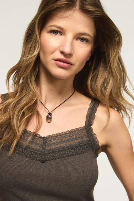 V NECK TANK, image 2