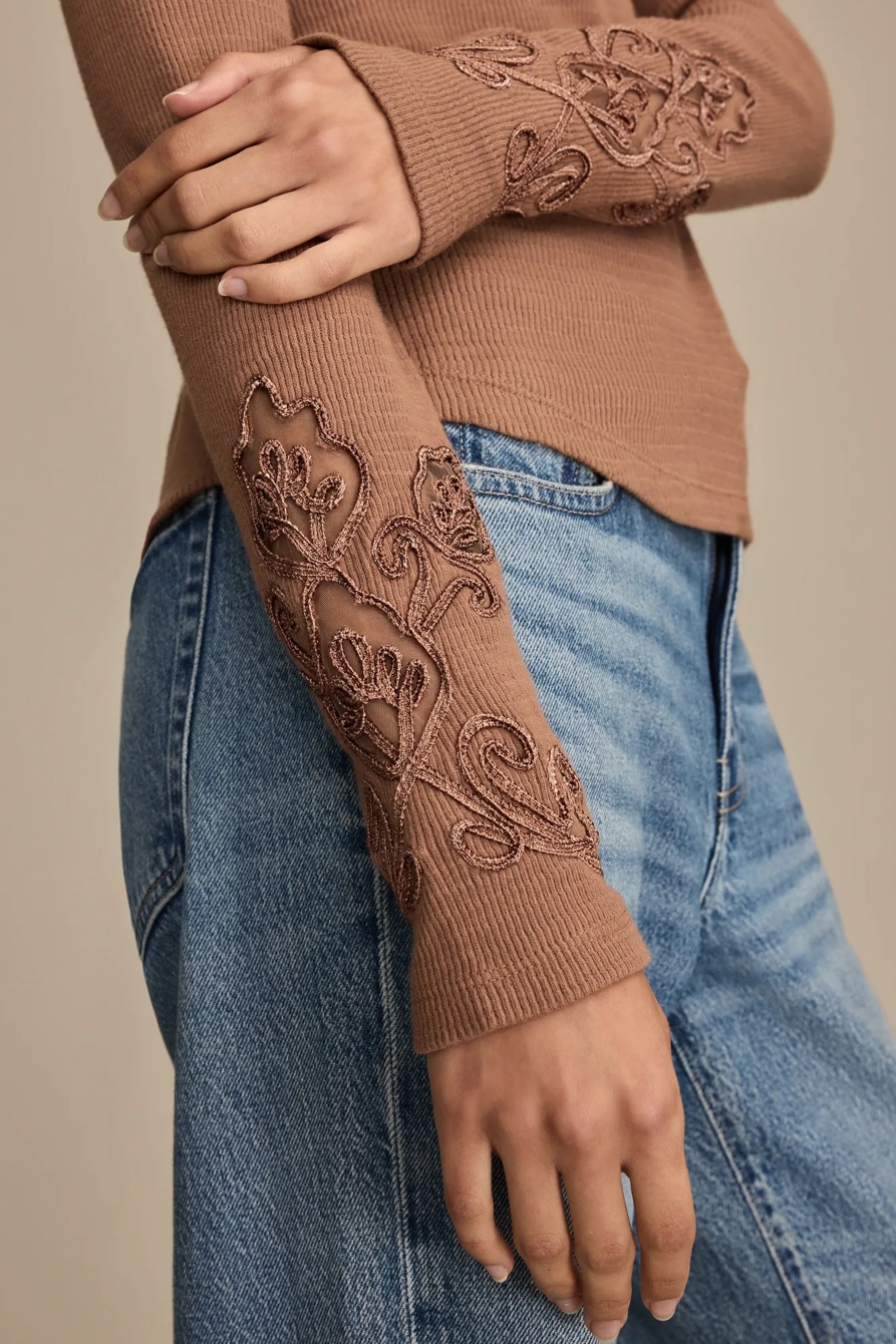 CUTWORK NOTCH NECK TOP, image 2