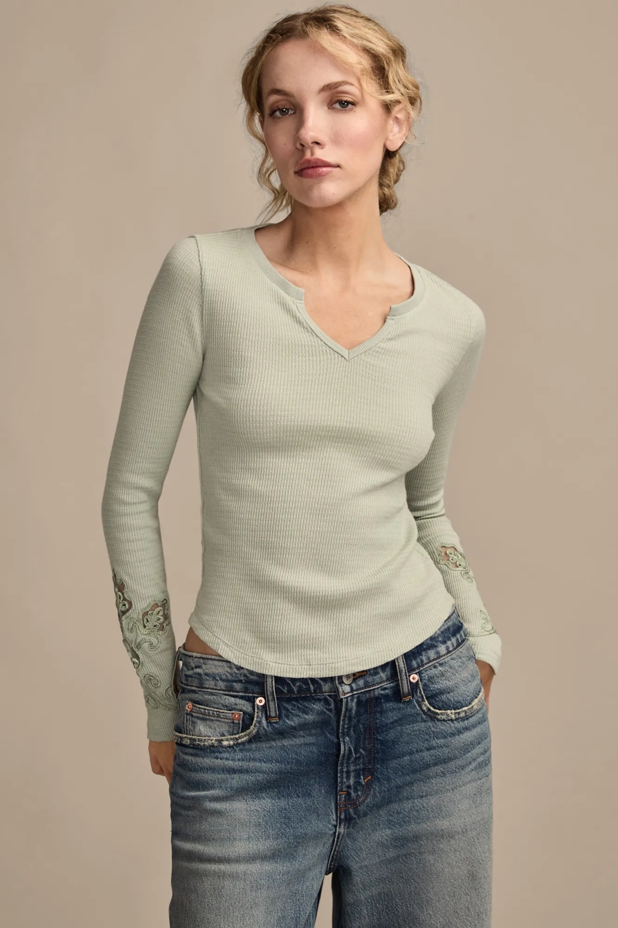 CUTWORK NOTCH NECK TOP, image 5