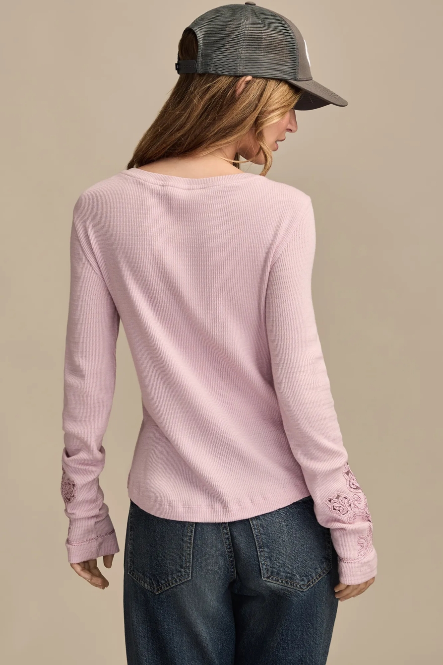 CUTWORK NOTCH NECK TOP, image 3