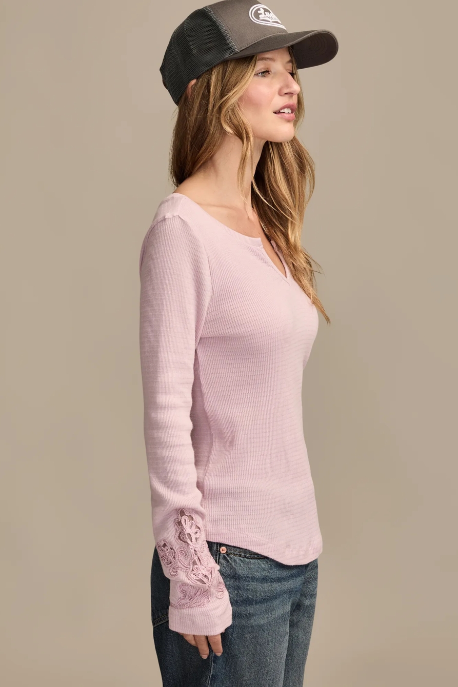 CUTWORK NOTCH NECK TOP, image 4