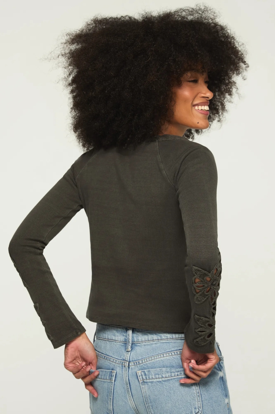 LACE NOTCH NECK FITTED TOP, image 3