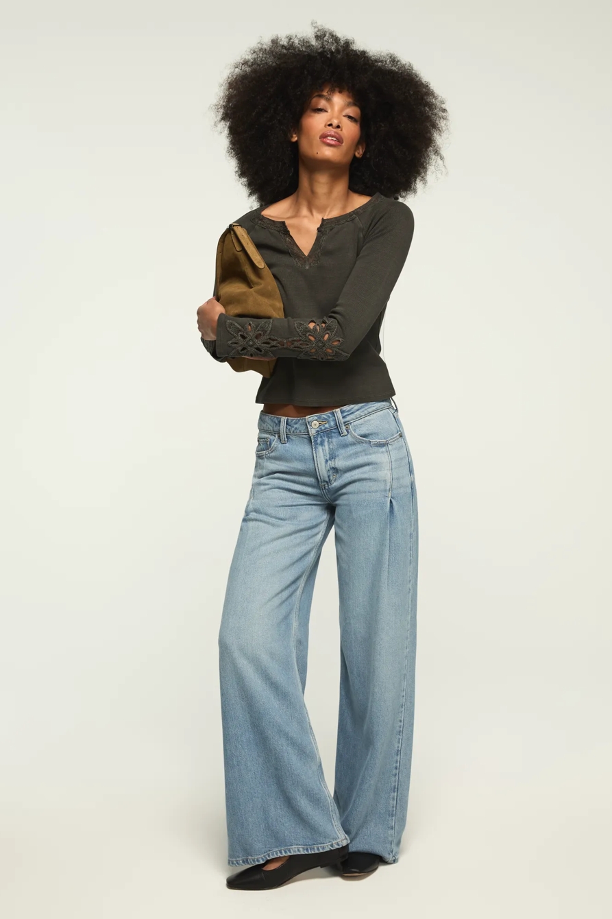 LACE NOTCH NECK FITTED TOP, image 5