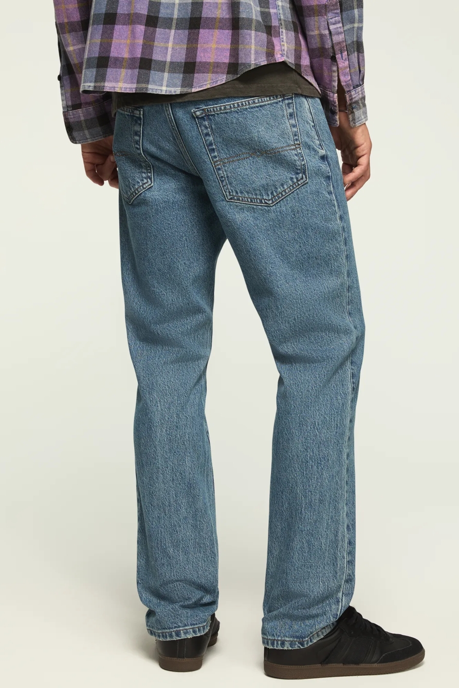 223 STRAIGHT, image 3