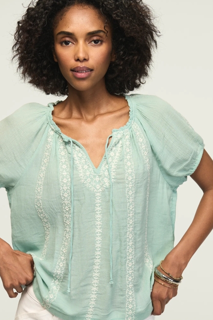 CONTRAST EMBROIDERD SHORT SLEEVE PEASANT TOPSAN, image 2