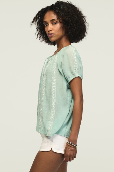 CONTRAST EMBROIDERD SHORT SLEEVE PEASANT TOPSAN, image 4