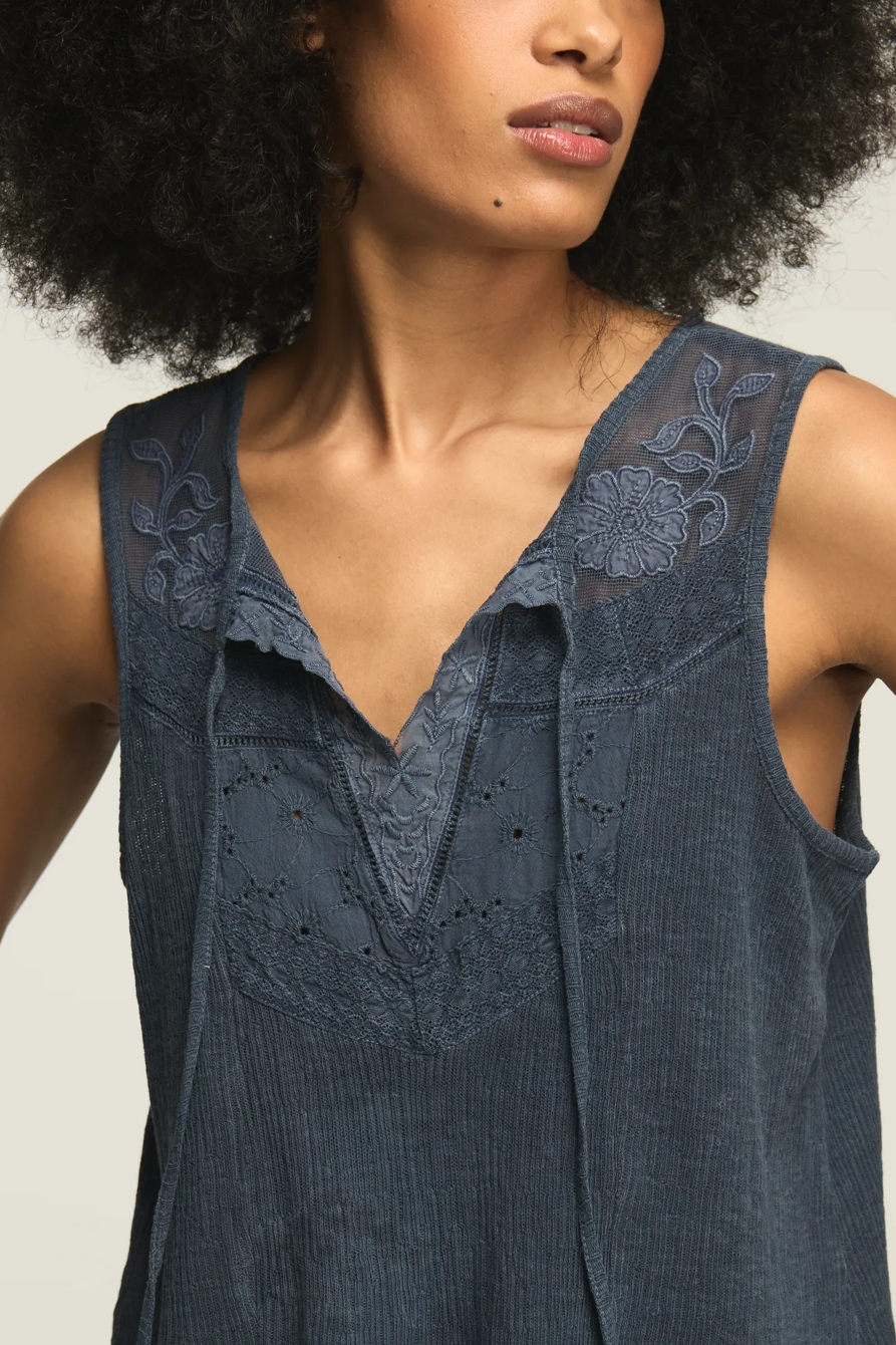 CUTWORK TASSLE SWING TANK, image 2