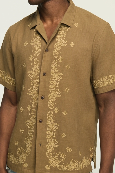 SHORT SLEEVE BANDANA EYELET CAMP COLLAR SHIRT, image 2