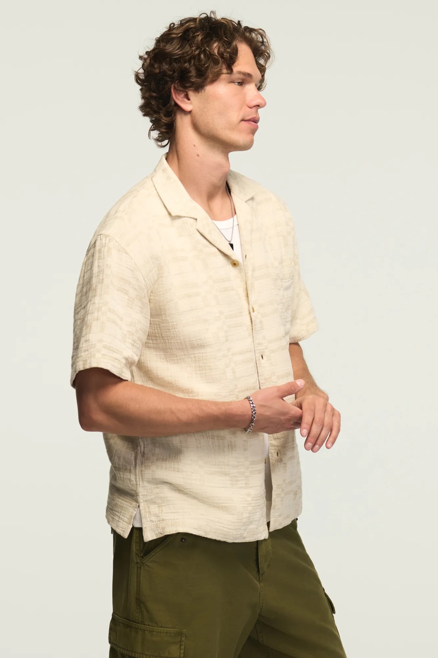 UNTUCKED CAMP COLLAR SHIRT, image 4