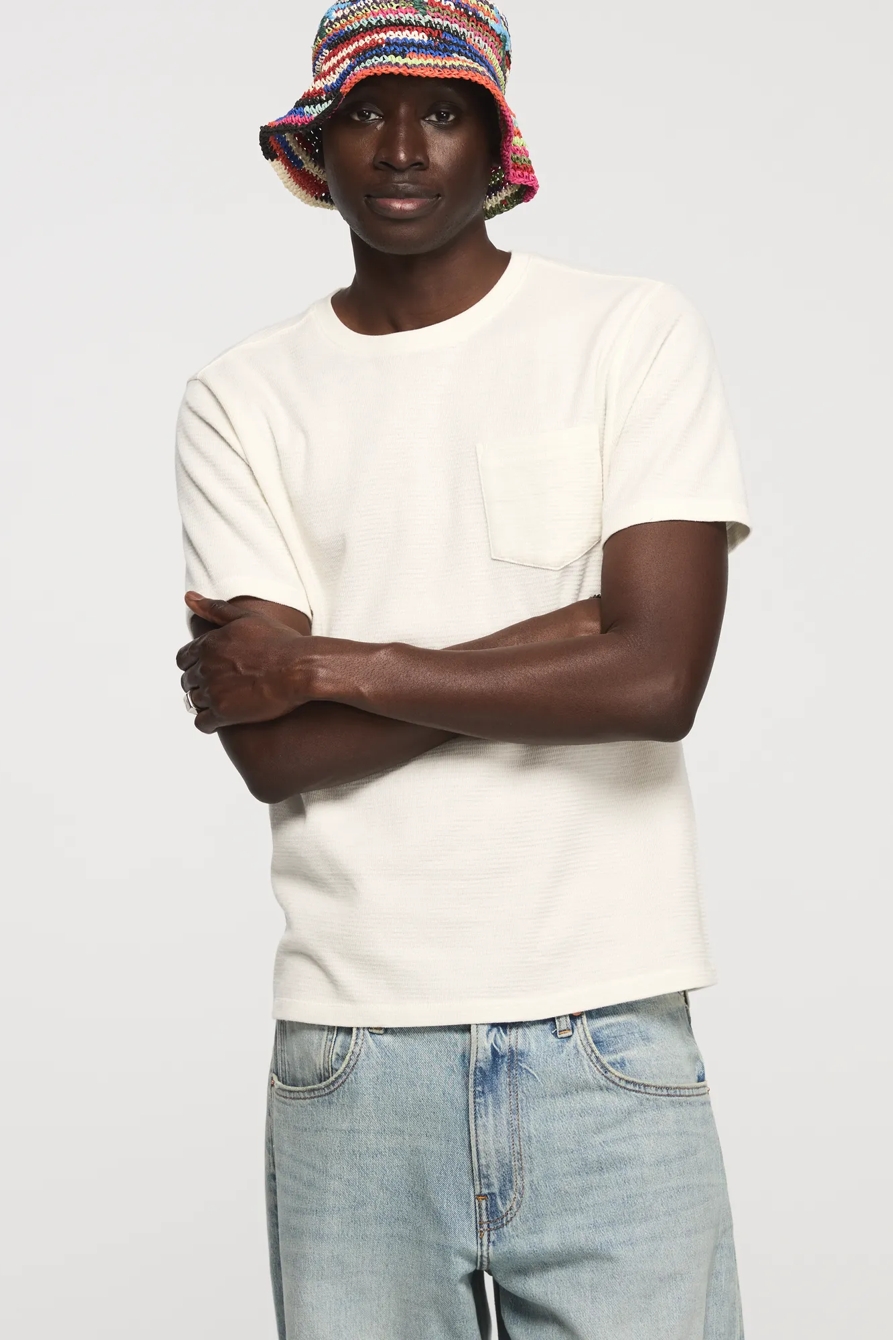 TEXTURED POCKET CREW NECK TEE, image 2