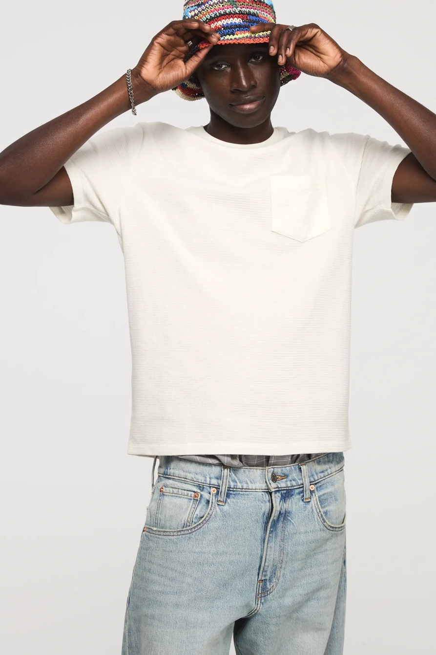 TEXTURED POCKET CREW NECK TEE, image 5