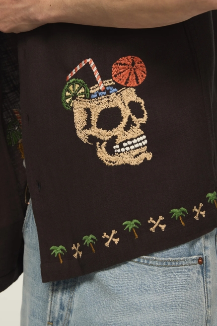 SHORT SLEEVE EMBROIDERED CAMP COLLAR SHIRT, image 2